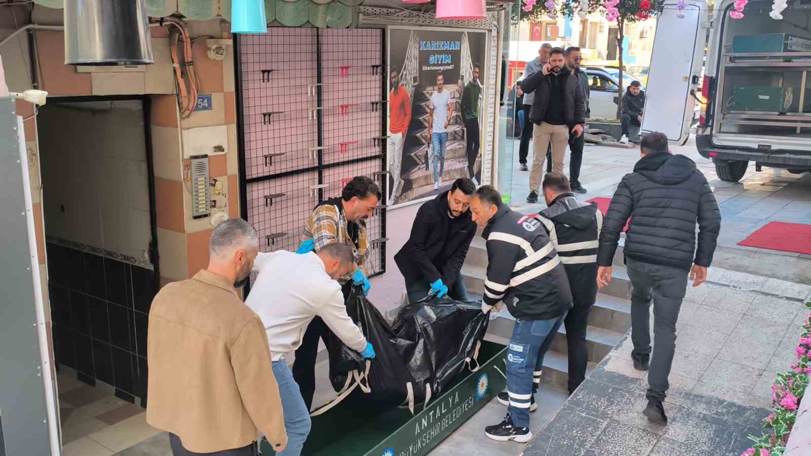 Antalya’da alacak verecek tartışması cinayetle sonuçlandı
