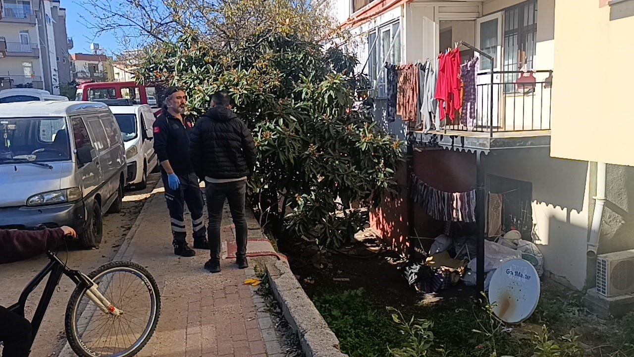 Antalya’da binanın bodrum katı çıkan yangında küle döndü
