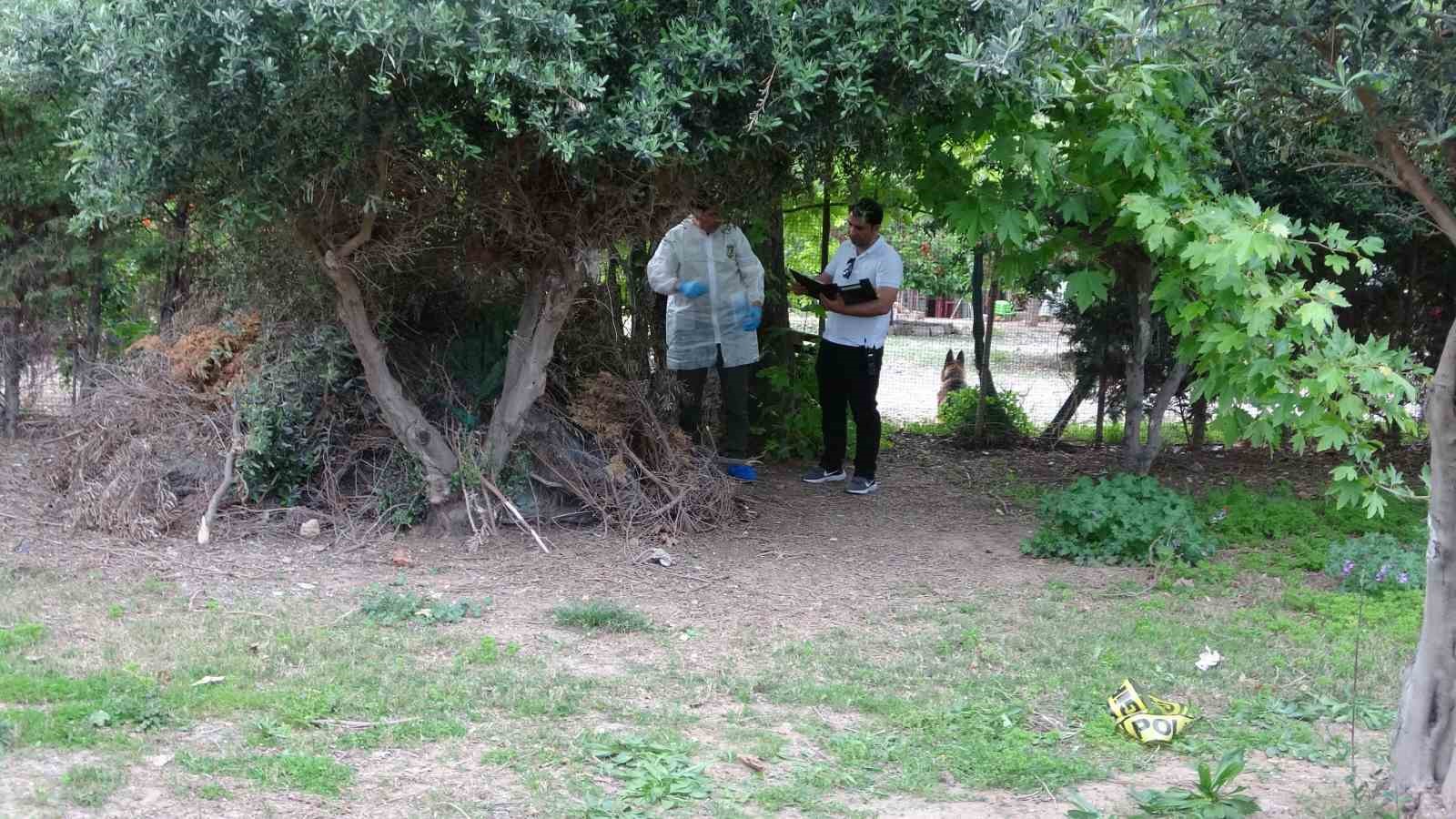 Antalya’da bir kişi ağaçlık alanda ölü bulundu
