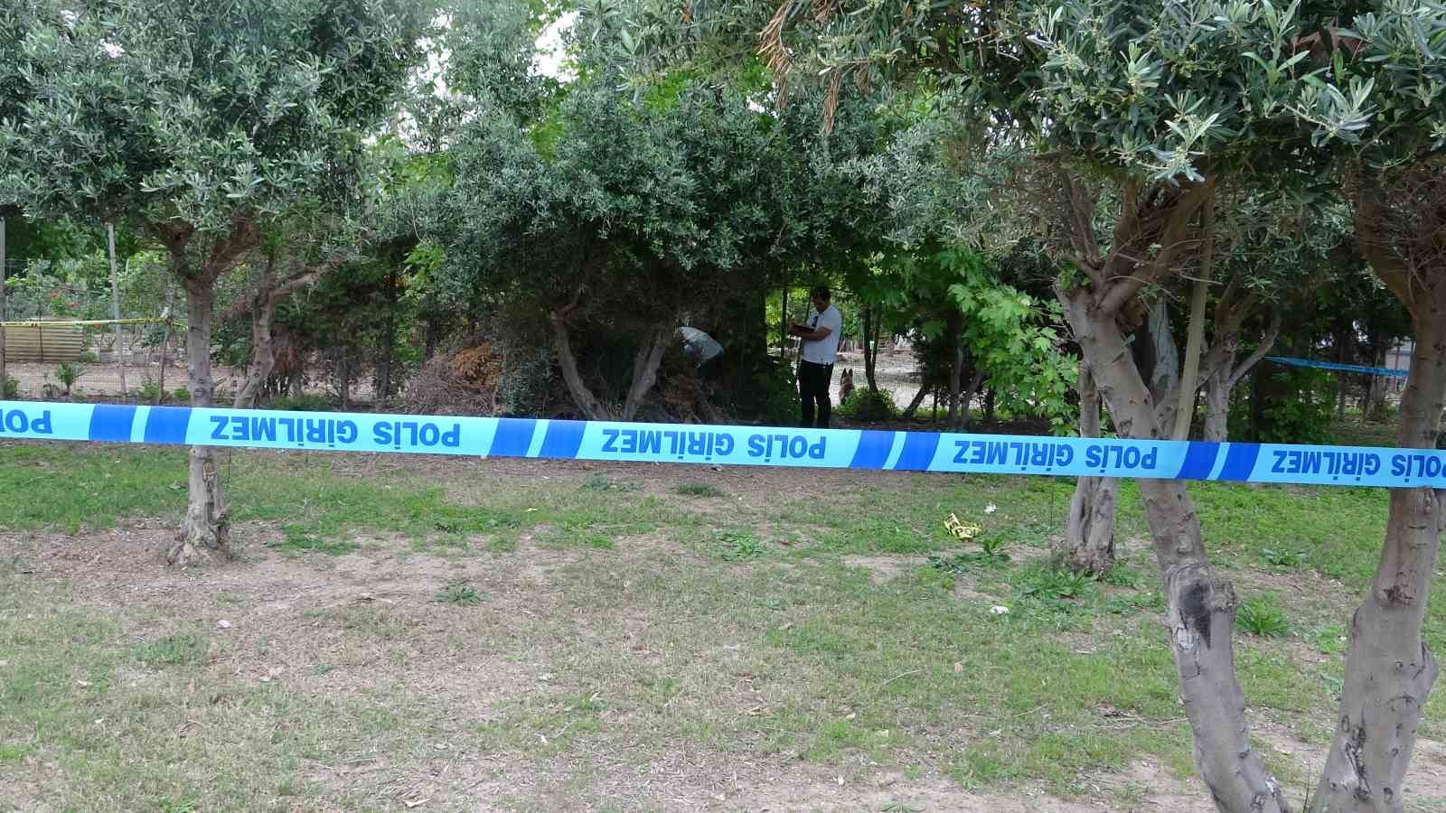 Antalya’da bir kişi ağaçlık alanda ölü bulundu
