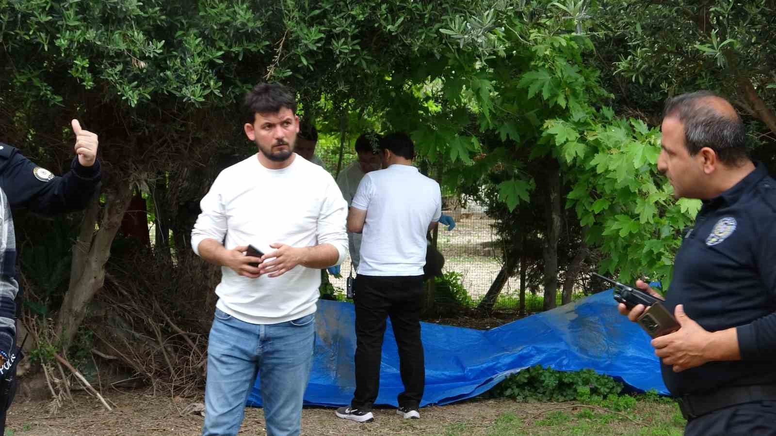 Antalya’da bir kişi ağaçlık alanda ölü bulundu

