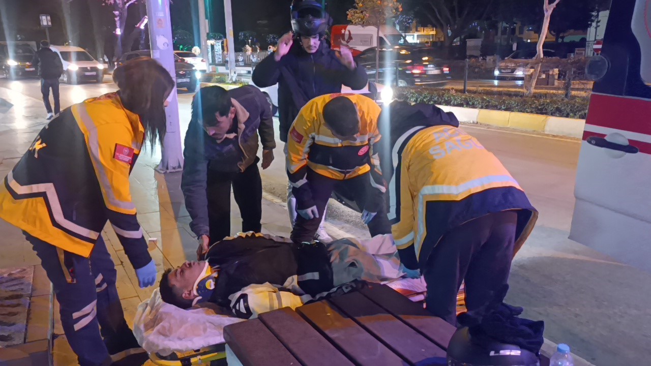 Antalya’da devrilen motosikletin sürücüsü yaralandı
