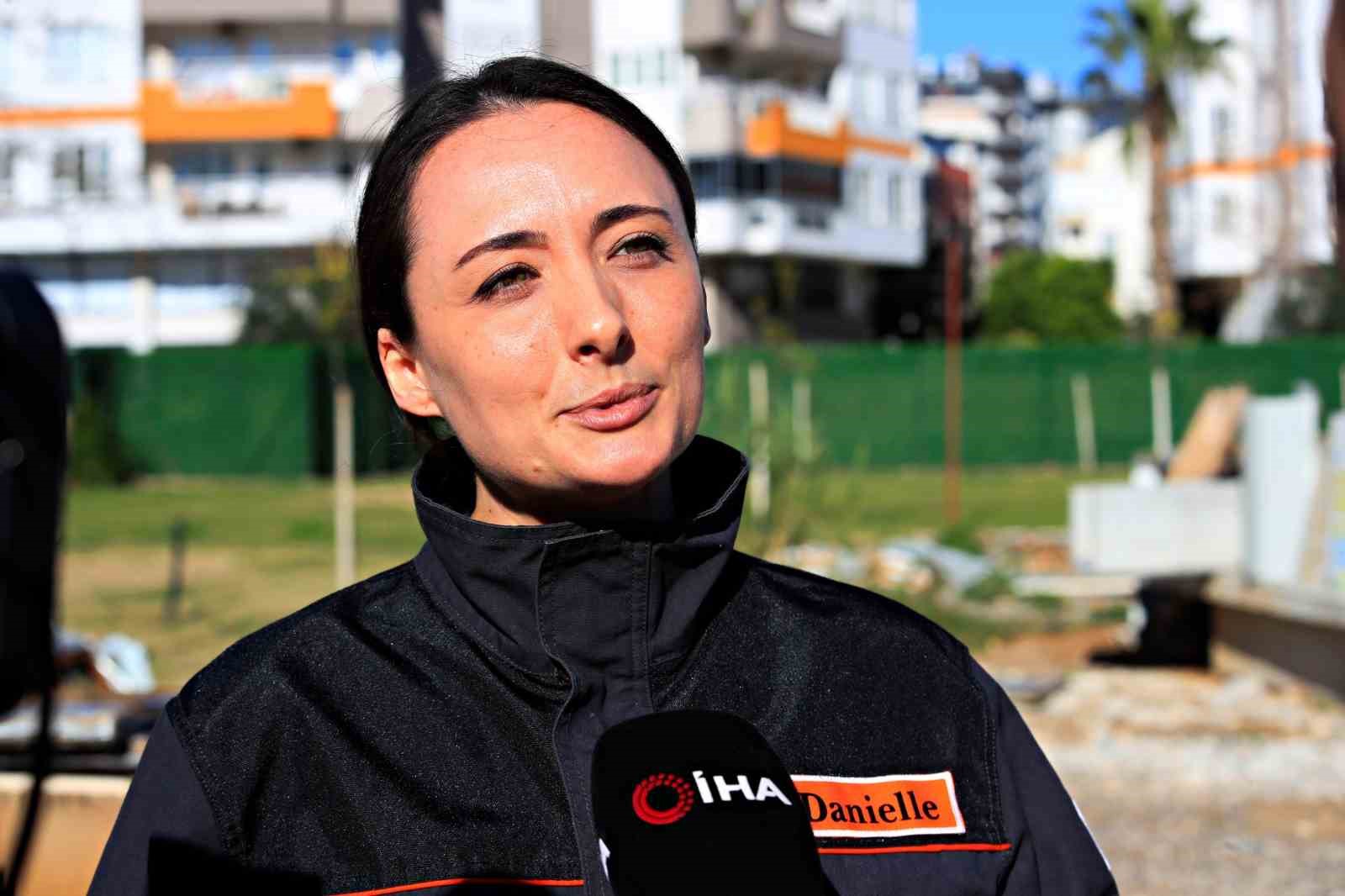 Antalya’da eğitilen Afrika keseli sıçanları enkaz altındaki "göz" olacak
