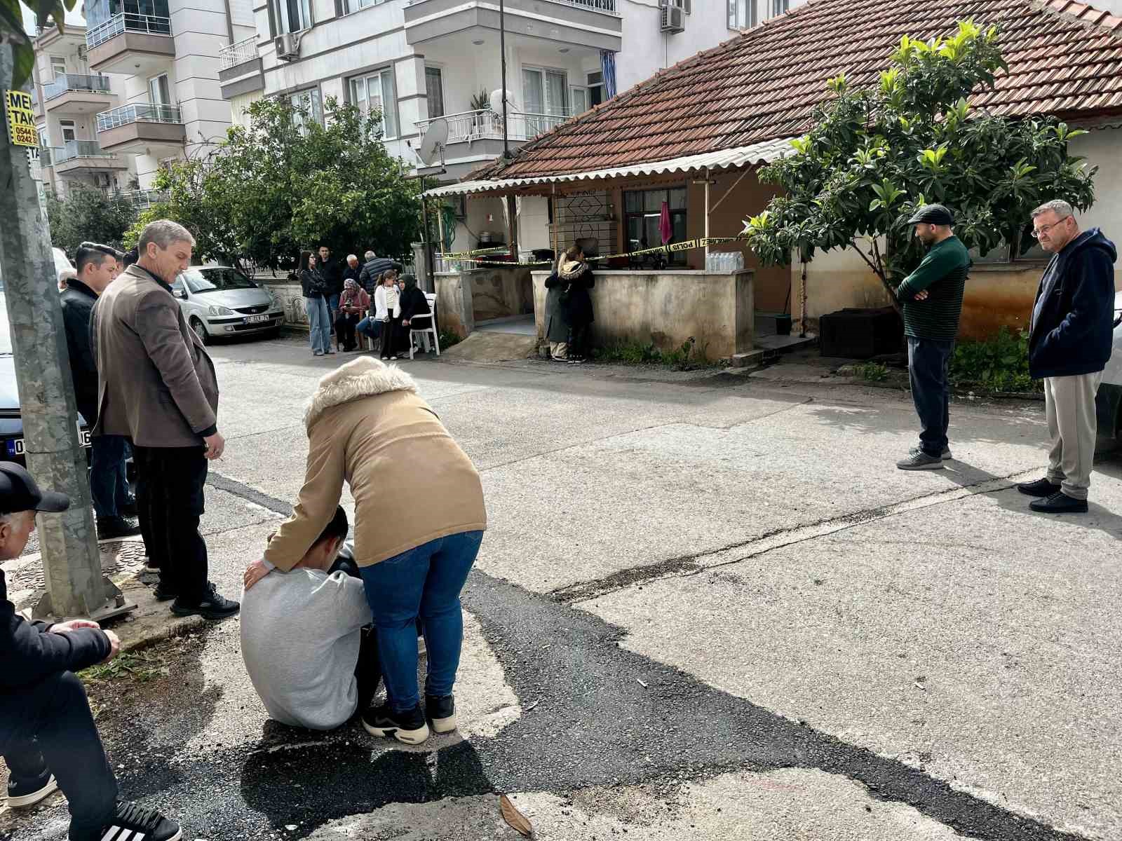 Antalya’da evde ölü bulunan gencin teyzesinden yürek yakan ağıt: "Dayanamam ben, içim yanıyor"
