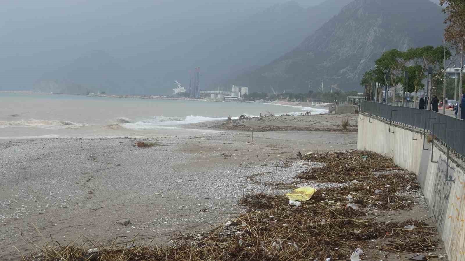 Antalya’da felaketin bilançosu gün ağarınca ortaya çıktı
