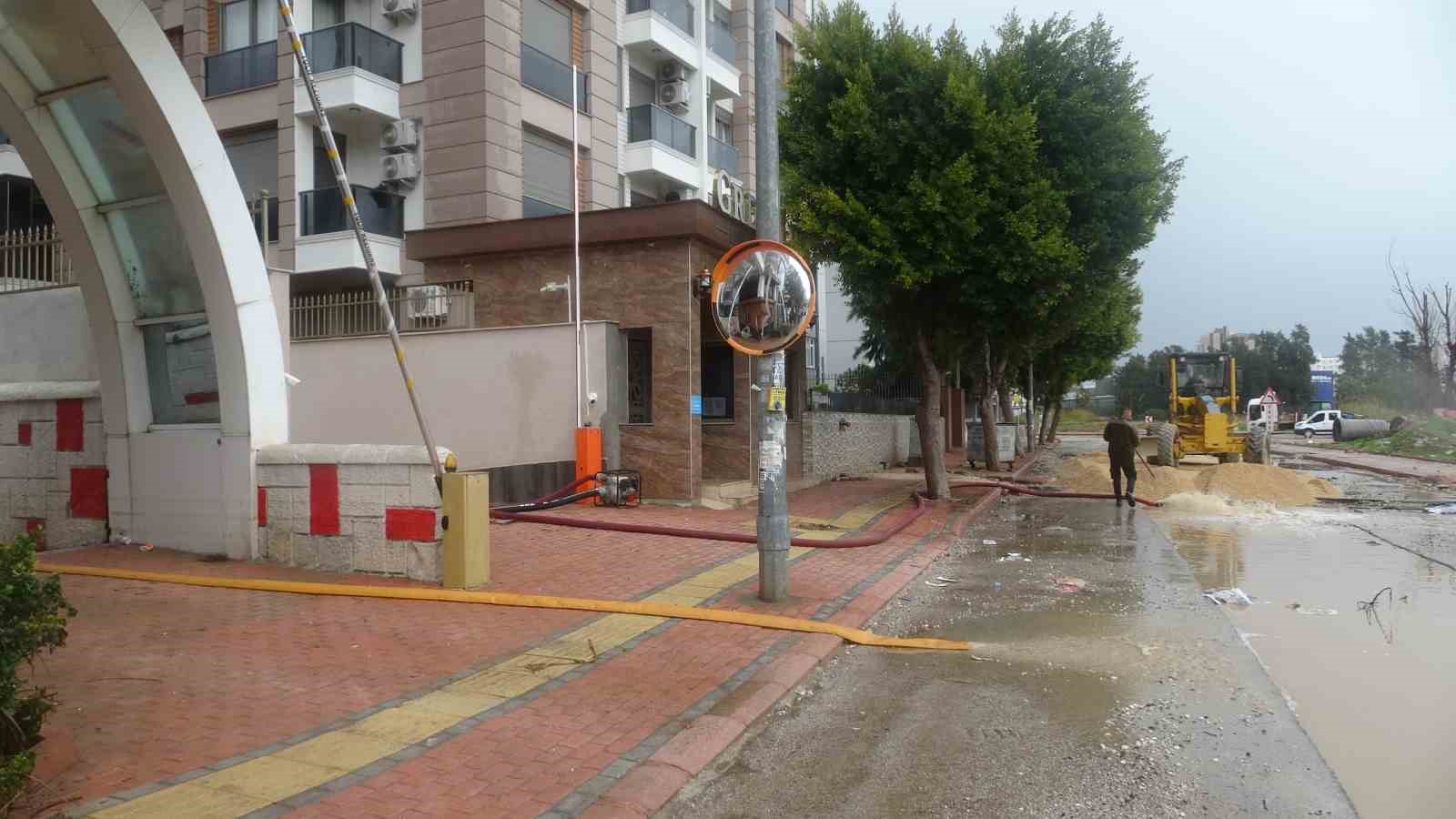 Antalya’da felaketin bilançosu gün ağarınca ortaya çıktı
