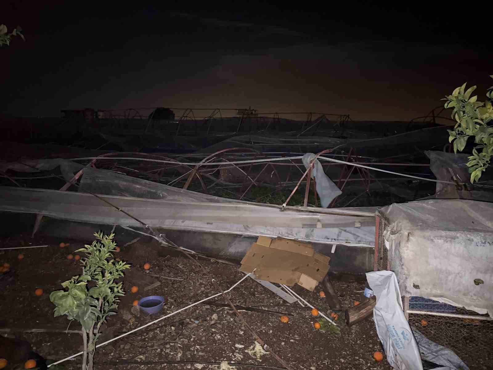 Antalya’da hortum seralara zarar verdi
