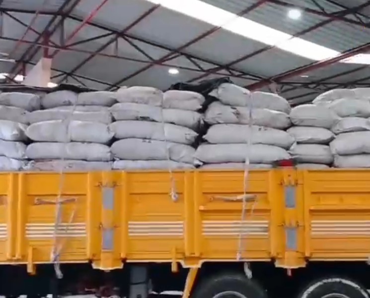 Antalya’da kaçak kozmetik üretimi yapılan depoya baskın: 65 milyon liralık sahte ürün ele geçirildi
