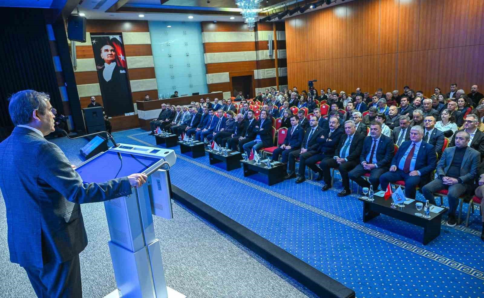 Antalya’da kentsel dönüşüm masaya yatırıldı
Antalya’da kentsel dönüşüm masaya yatırıldı