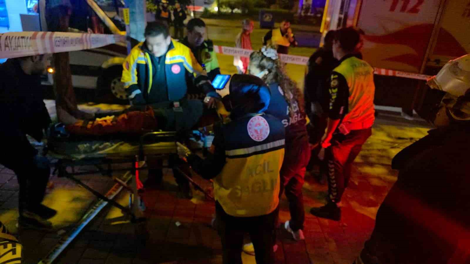 Antalya’da kontrolden çıkan lüks otomobil duvara çarptı: 1 ölü
