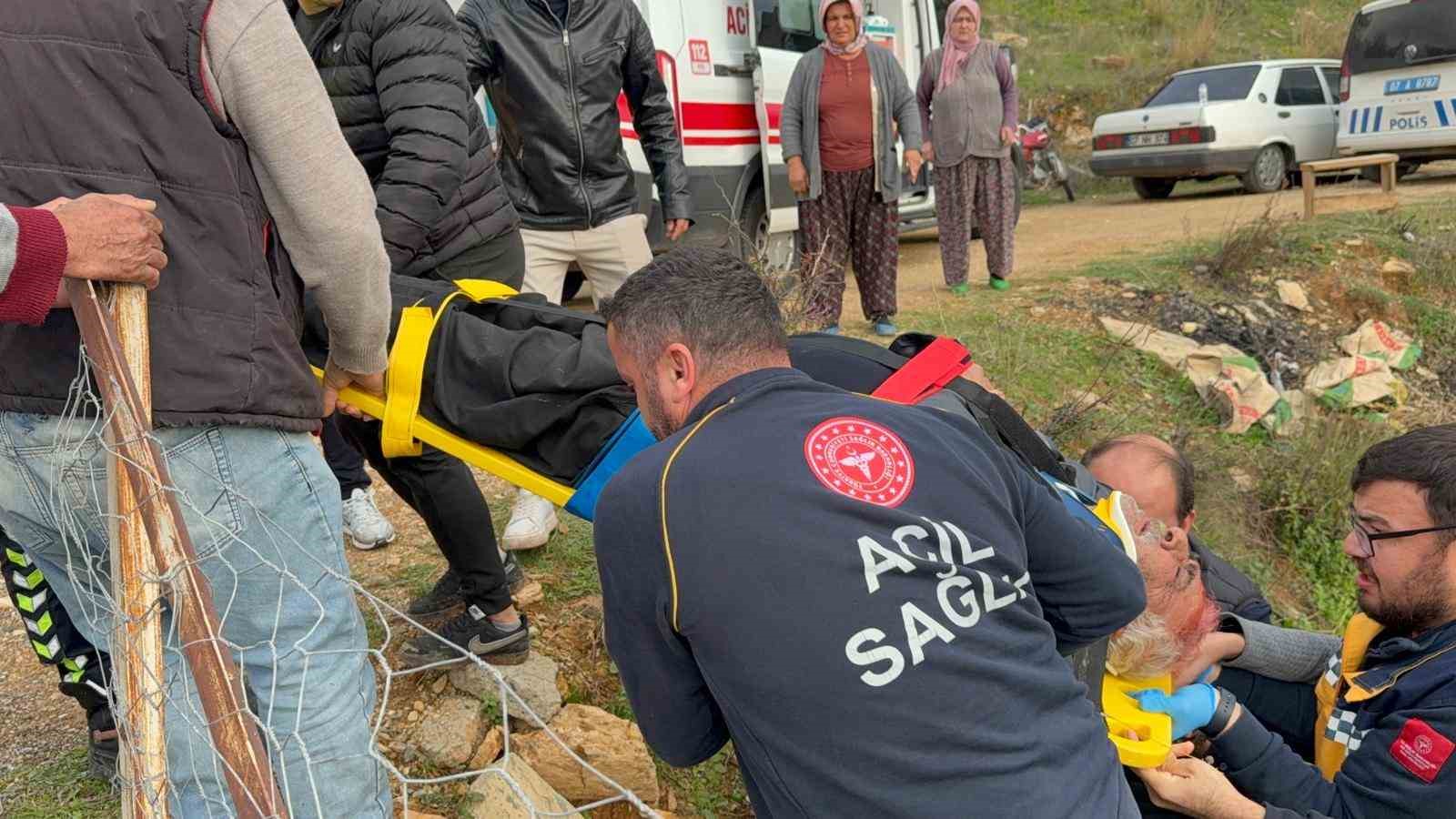 Antalya’da motosiklet uçuruma yuvarlandı: 2 yaralı
