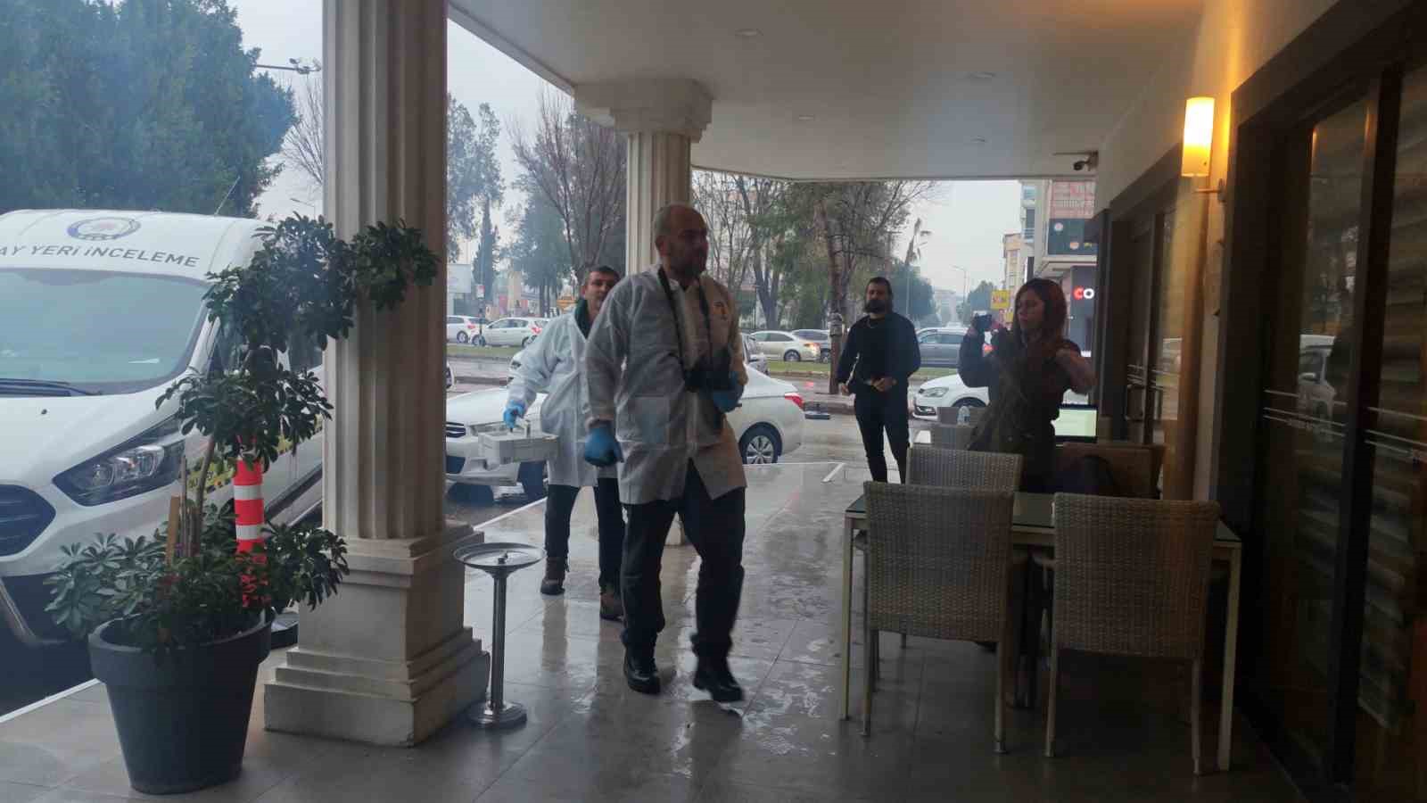 Antalya’da otel odasında şüpheli ölüm
