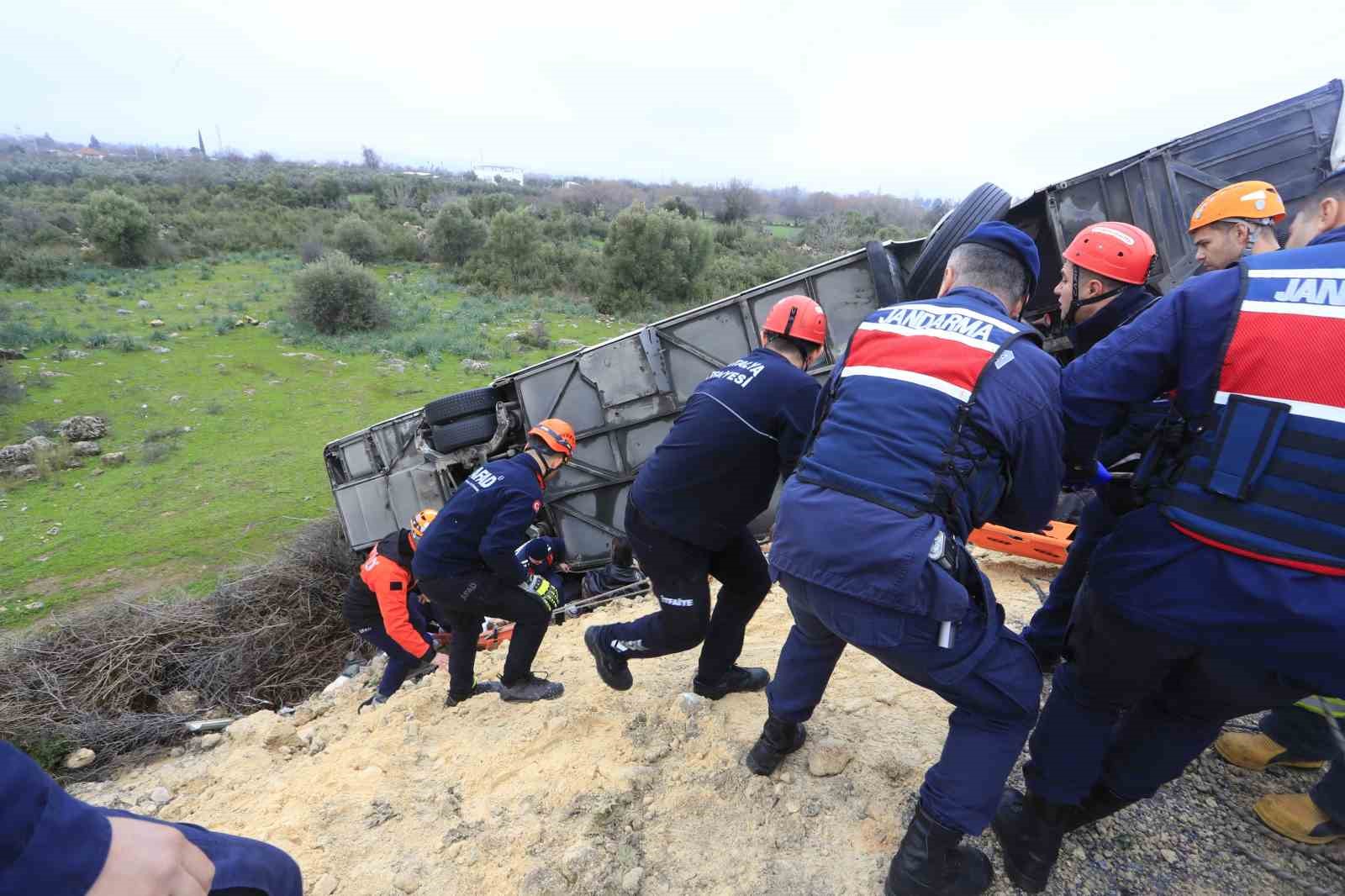 Antalya’da otobüs kazasında ölenlerin isimleri belli oldu
