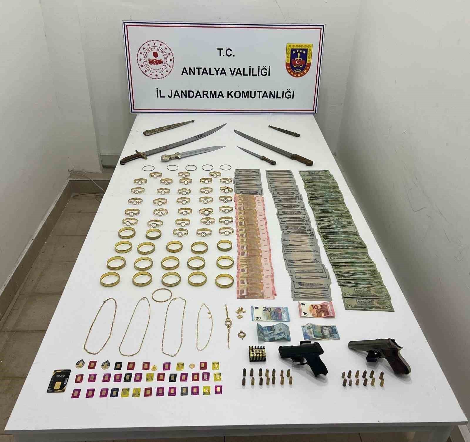 Antalya’da sahte altın operasyonu
