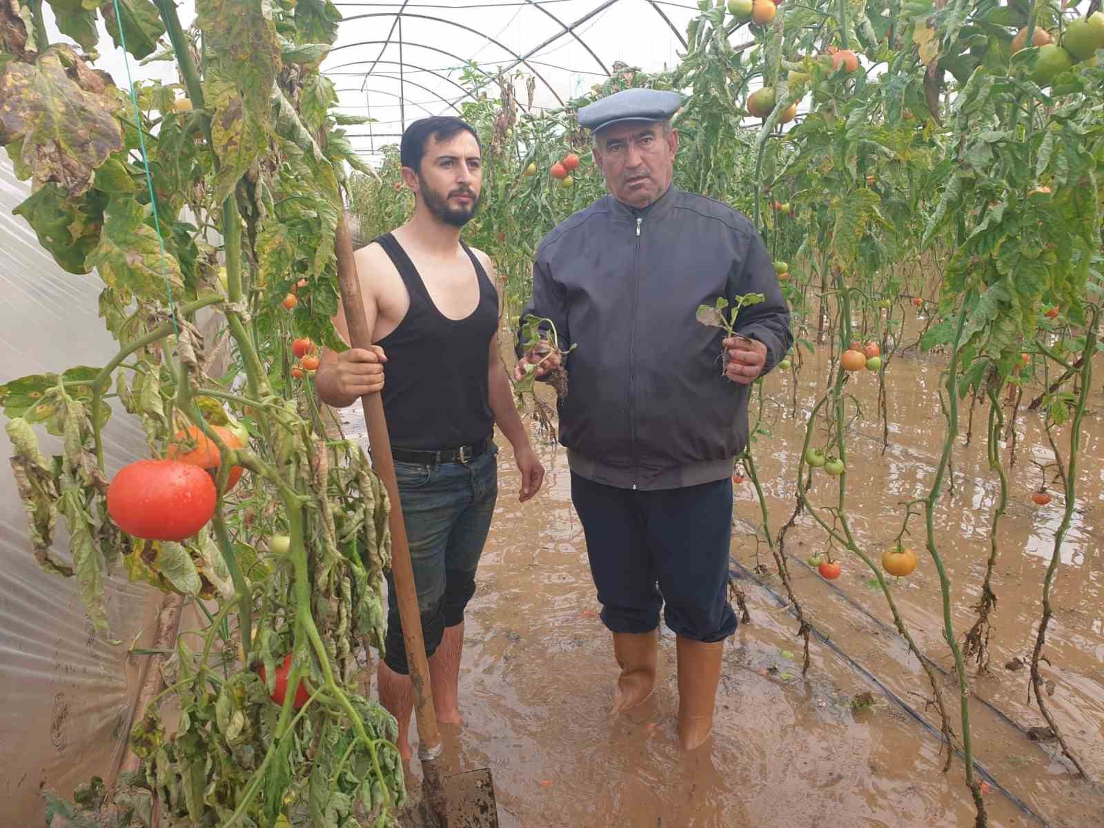 Antalya’da selden etkilenen ilçede hasar tespit çalışmalarına başlandı
Antalya’da selden etkilenen ilçede hasar tespit çalışmalarına başlandı