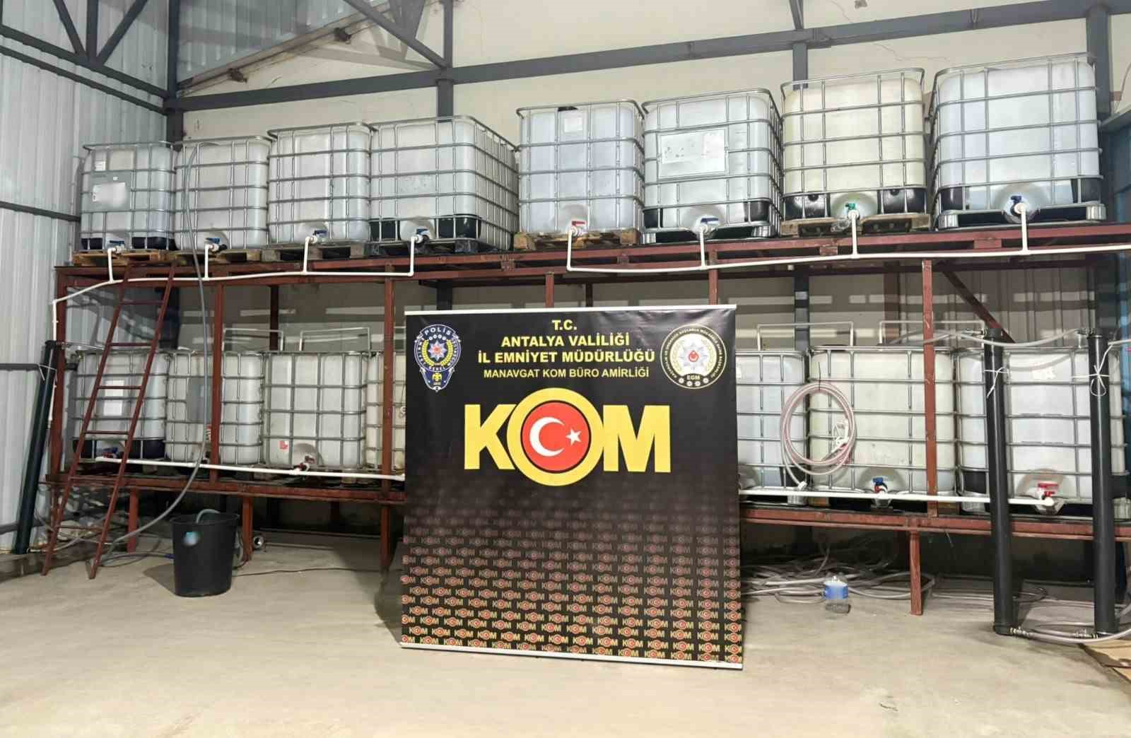 Antalya’da son 1 haftada suç işleme amacıyla örgüt kurma ve kaçakçılık suçlarından 14 kişi tutuklandı
