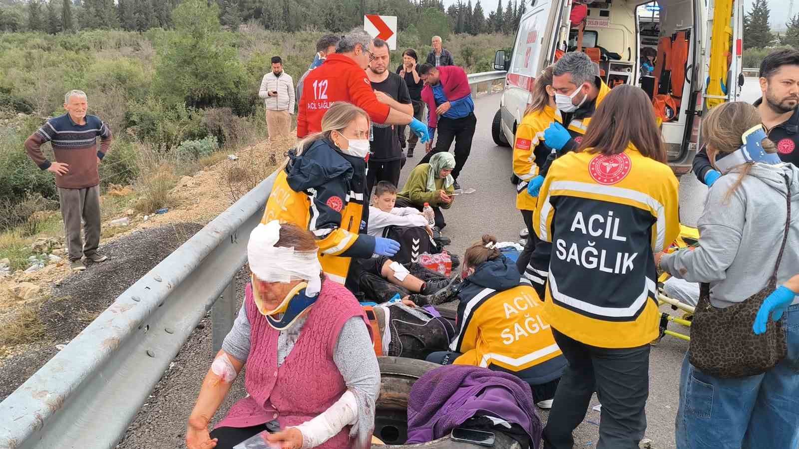 Antalya’da trafik kazası: Ölü ve yaralılar var
