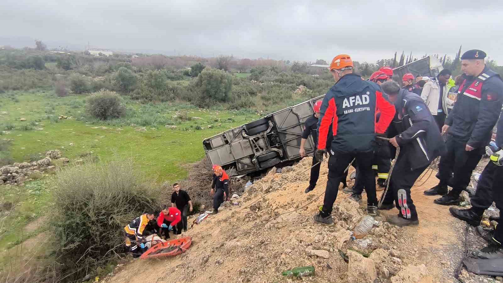 Antalya’da trafik kazası: Ölü ve yaralılar var
