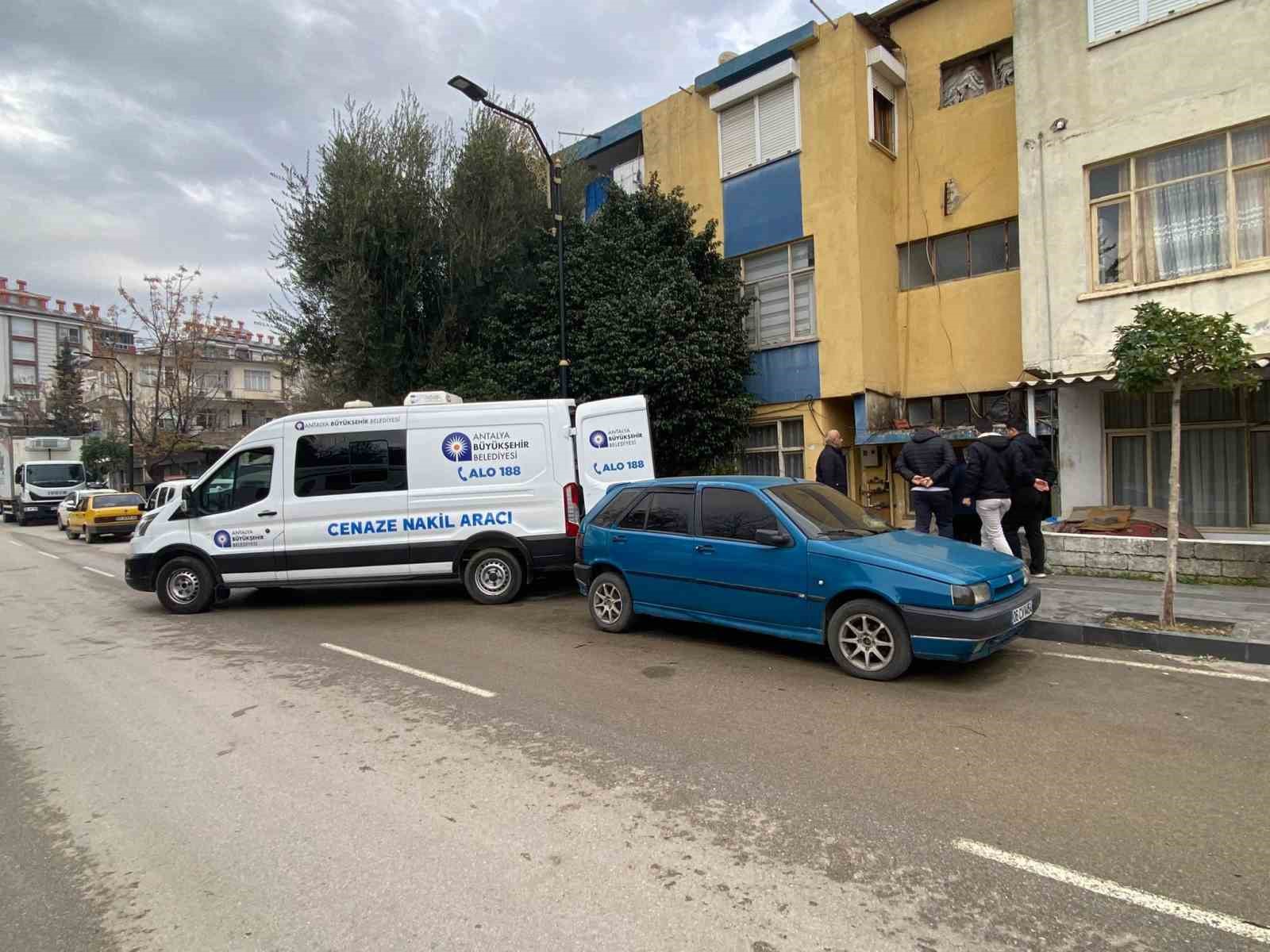 Antalya’da tüyler ürperten cinayet
Antalya’da tüyler ürperten cinayet