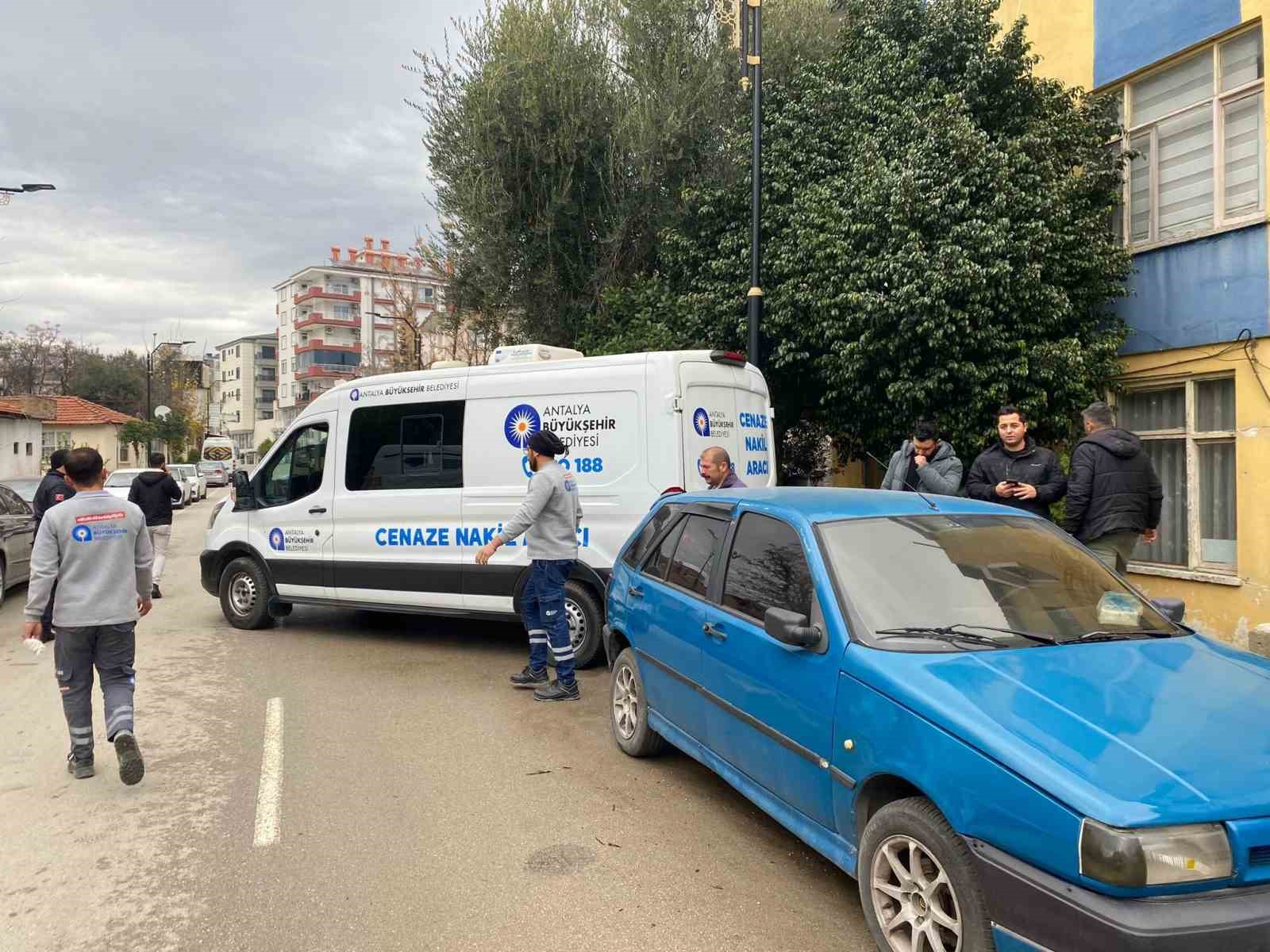Antalya’da tüyler ürperten cinayet
Antalya’da tüyler ürperten cinayet