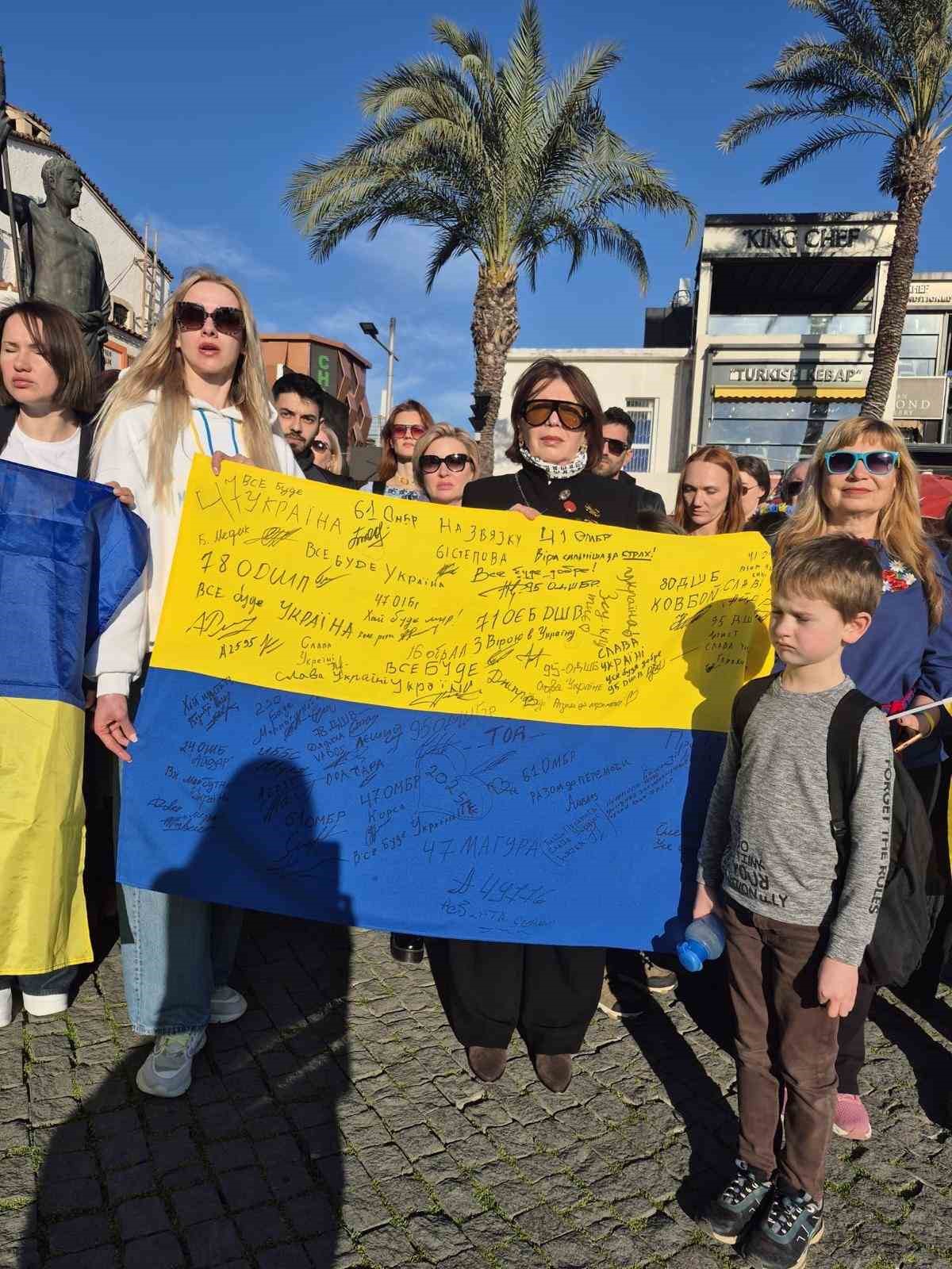 Antalya’da Ukraynalılardan 4. yıl çağrısı: "Bu savaşın en büyük acısı Ukraynalı çocukların geleceğidir"
Antalya’da Ukraynalılardan 4. yıl çağrısı: "Bu savaşın en büyük acısı Ukraynalı çocukların geleceğidir"