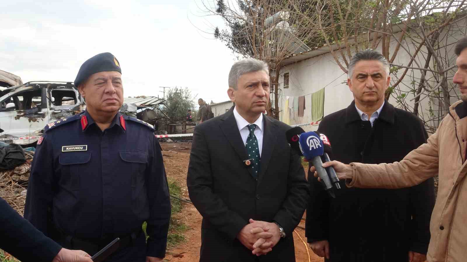 Antalya’da yangın faciası sera işçisi anne ve 5 çocuğu hayatını kaybetti
