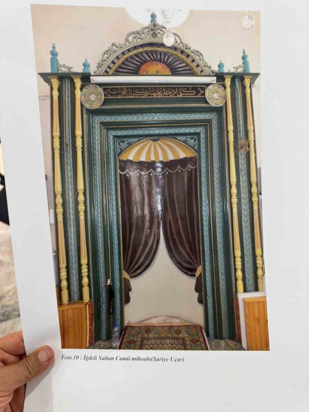 Antalya’daki halı dükkanında dekor olarak kullanılan tarihi mihrap Konya’ya dönüyor
