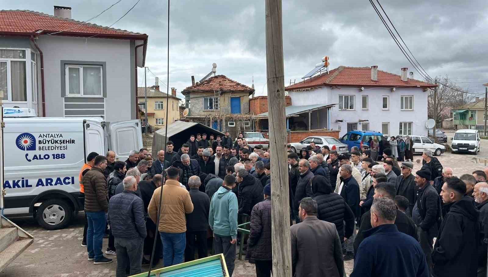 Antalya’daki silahlı kavgada ölen genç toprağa verildi

