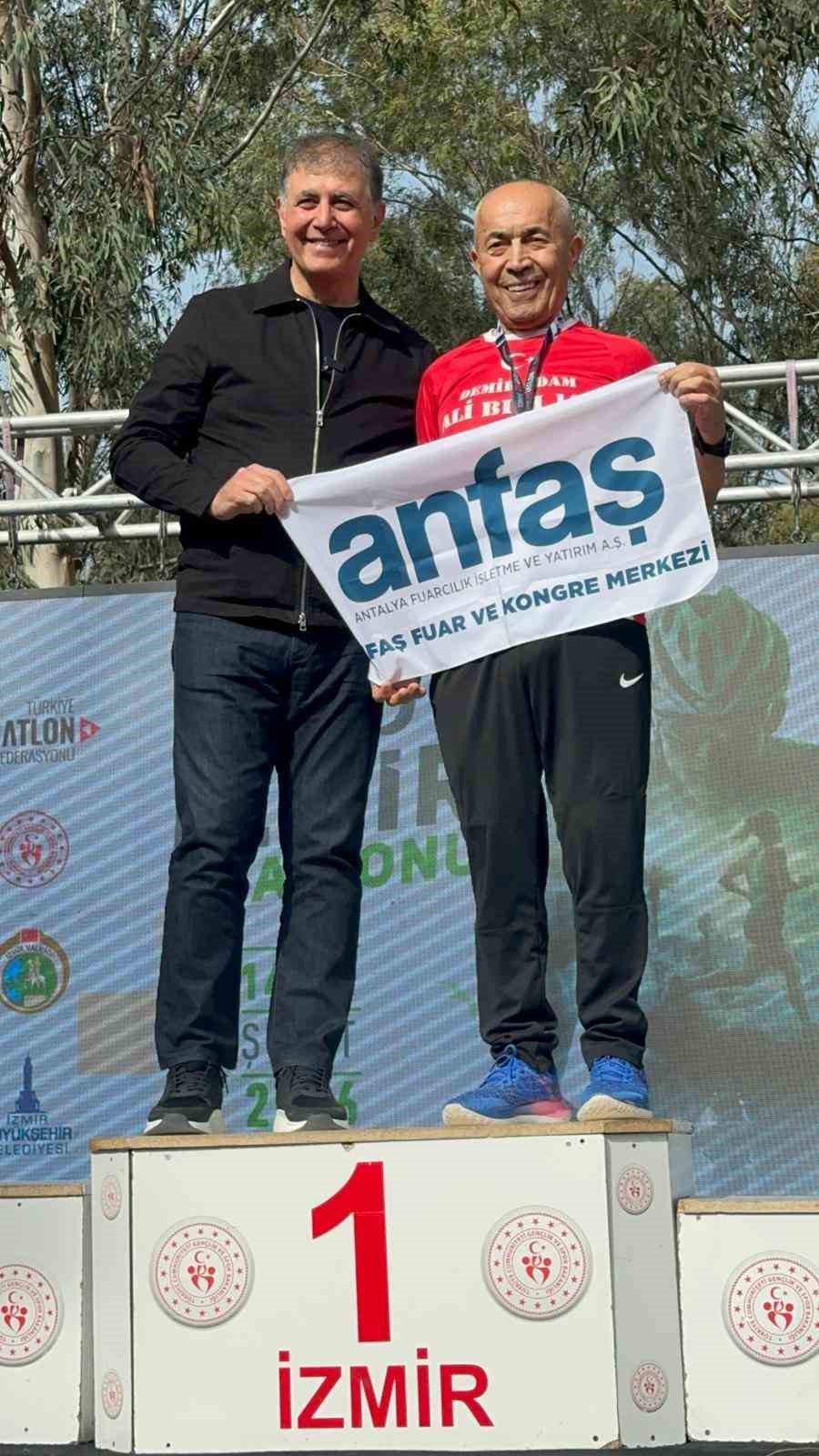 Antalyalı ‘Demir Adam’ İzmir şampiyonu
