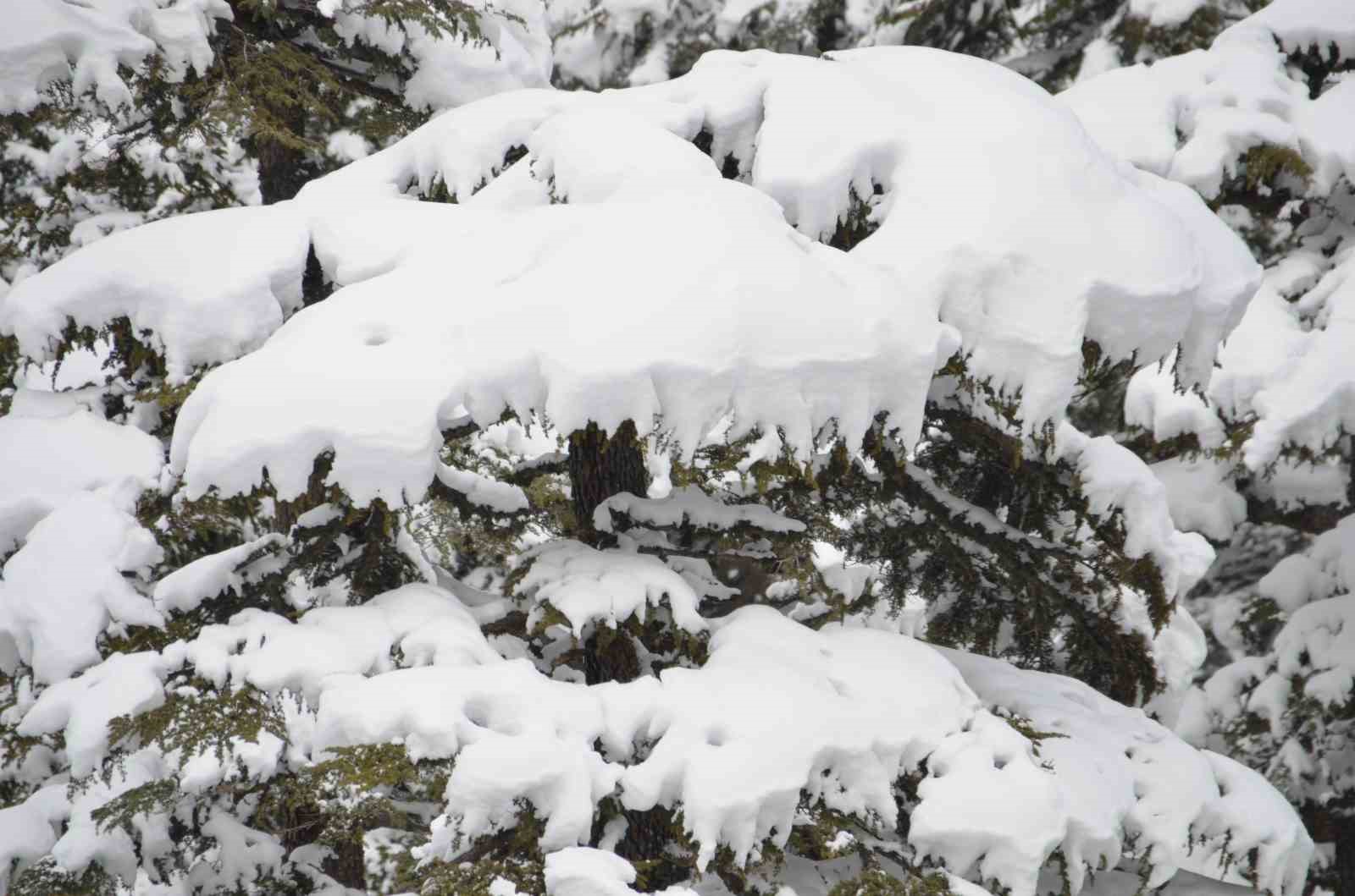 Antalya’nın zirvelerinde Nisan ayında kar sürprizi
