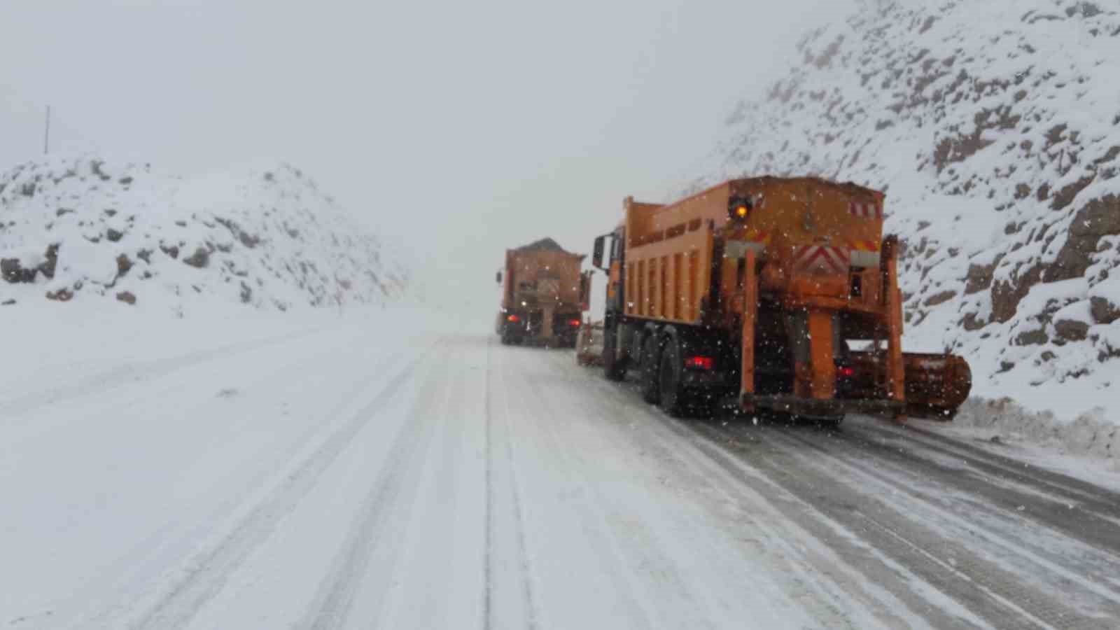 Antalya’nın zirvelerinde Nisan ayında kar sürprizi
