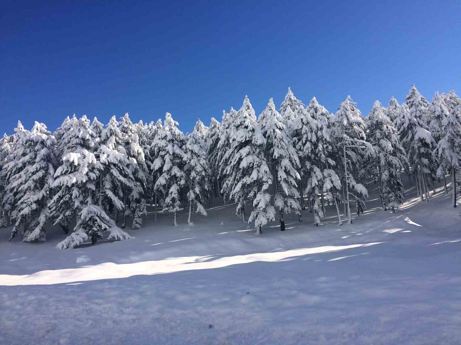 Antalya’nın zirvelerinde Nisan ayında kar sürprizi
