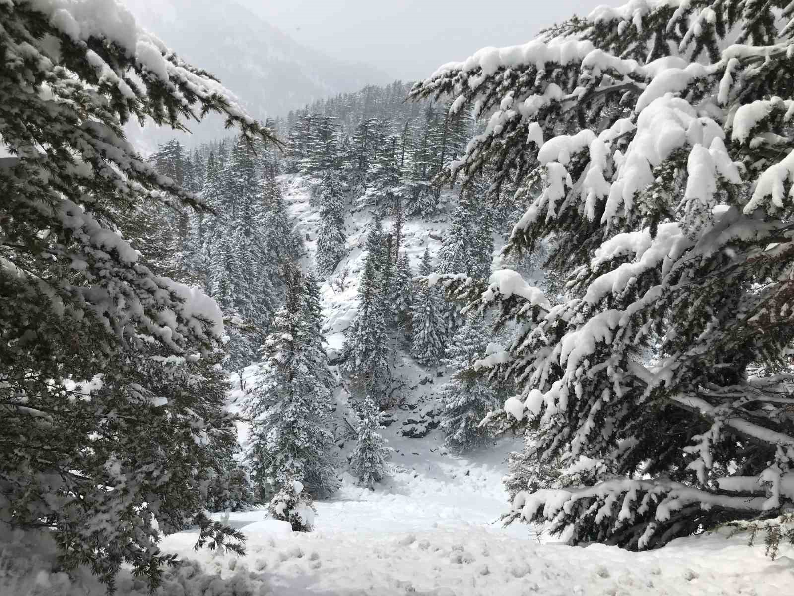 Antalya’nın zirvelerinde Nisan ayında kar sürprizi
