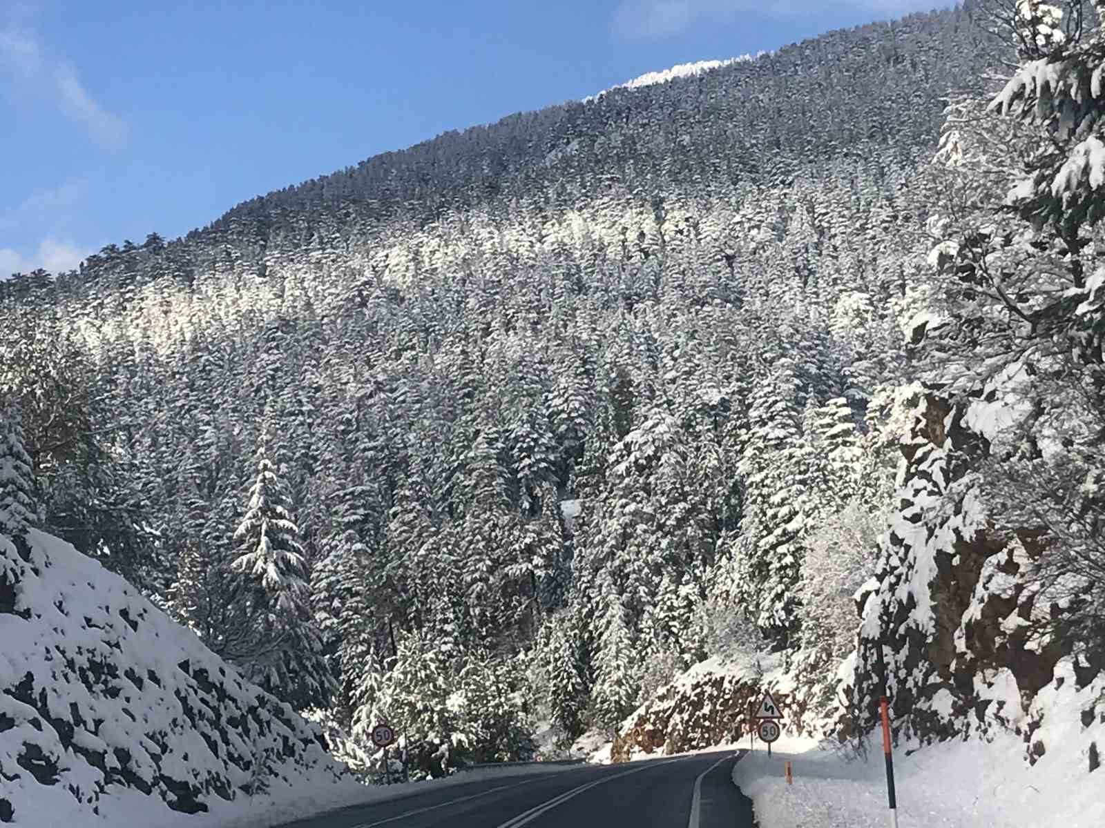 Antalya’nın zirvelerinde Nisan ayında kar sürprizi
