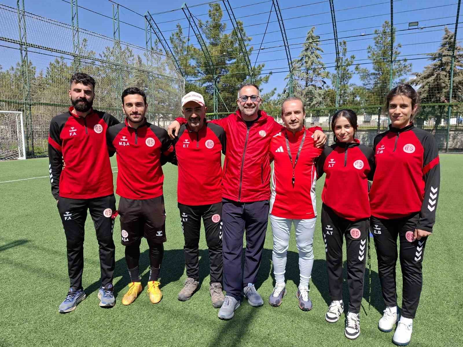 Antalyaspor Diyarbakır Futbol Akademisinden çocuklara sağlık atölyesi
