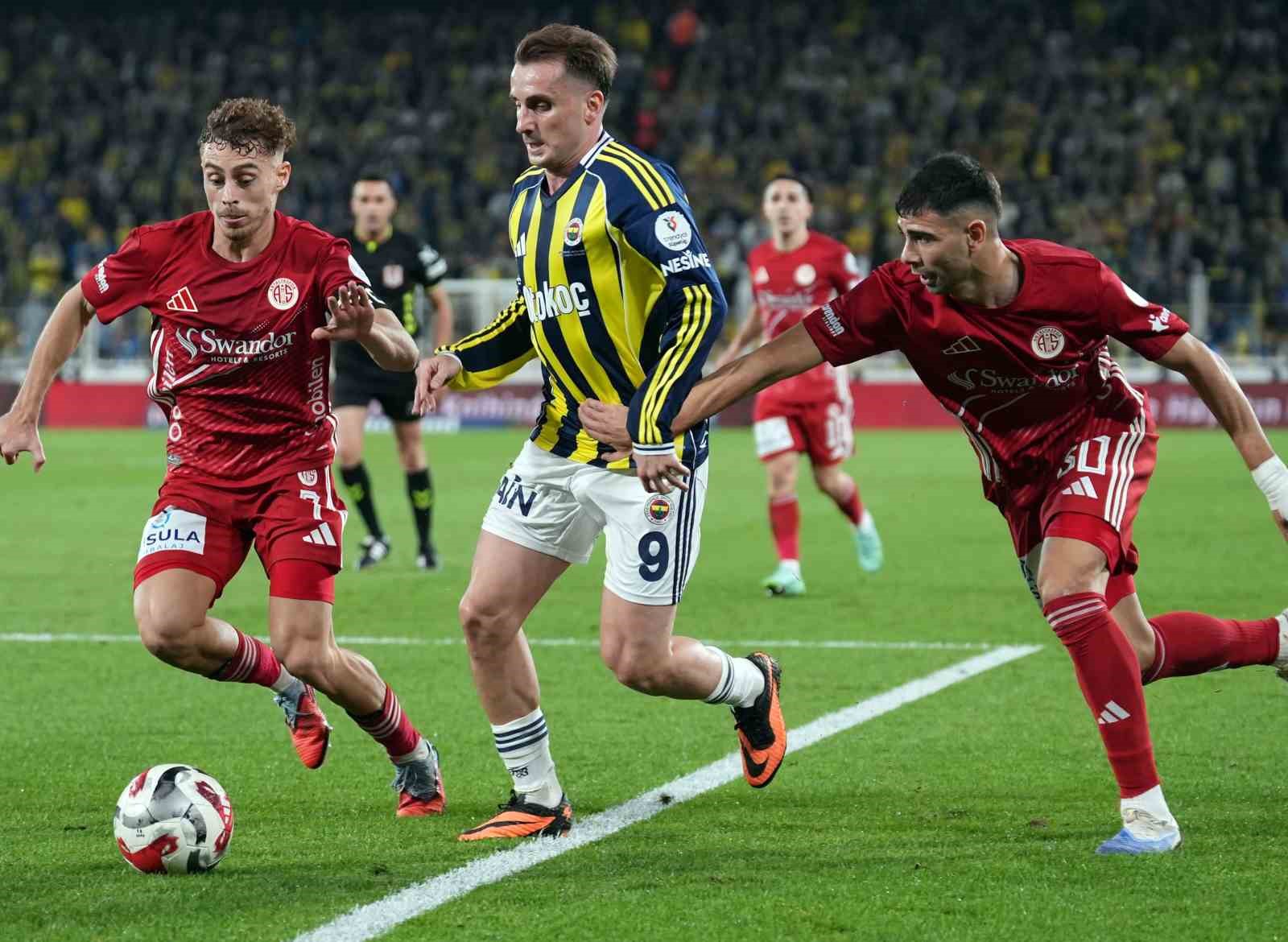 Antalyaspor ile Fenerbahçe 60. randevuda
Antalyaspor ile Fenerbahçe 60. randevuda