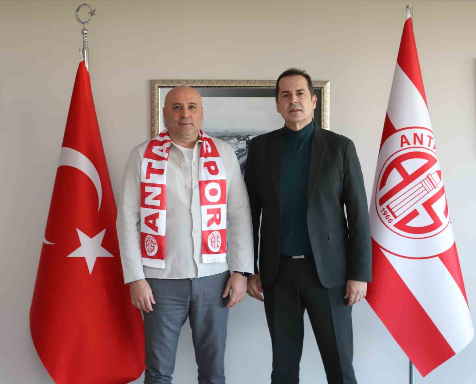 Antalyaspor’da takımın başına Sami Uğurlu getirildi
