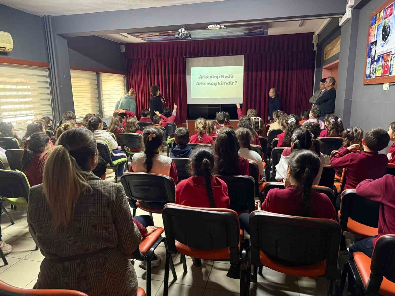 Antandros Derneği’nden minik öğrencilere kültürel miras sunumu
