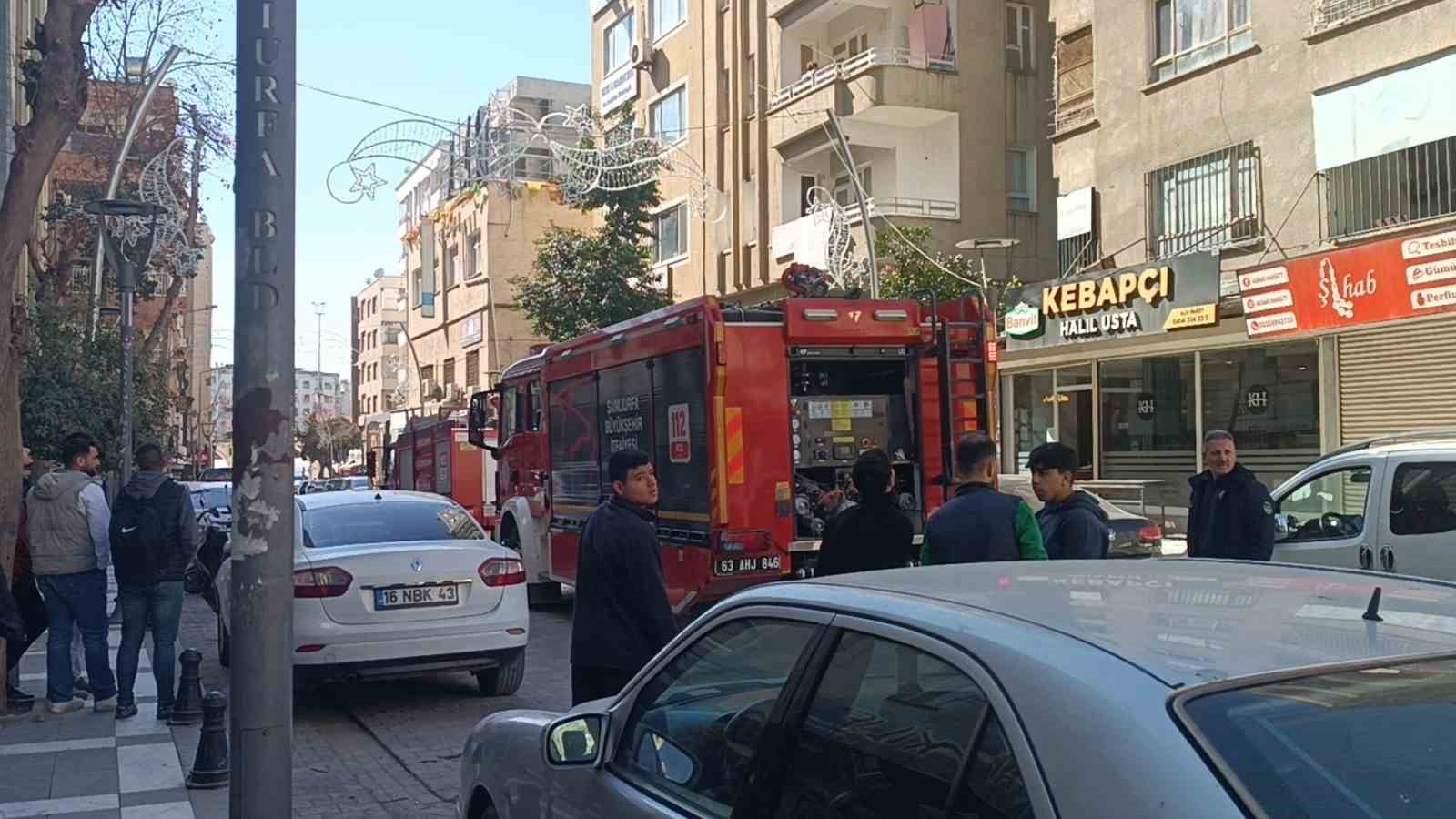 Apartman dairesinde çıkan yangın korkuttu
