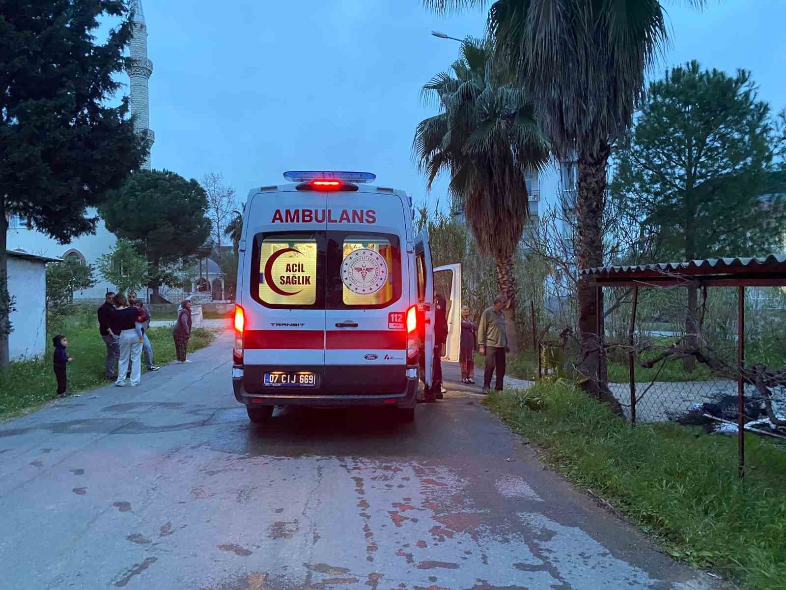 Apartman dairesinde yangın: 1 kişi dumandan etkilendi
