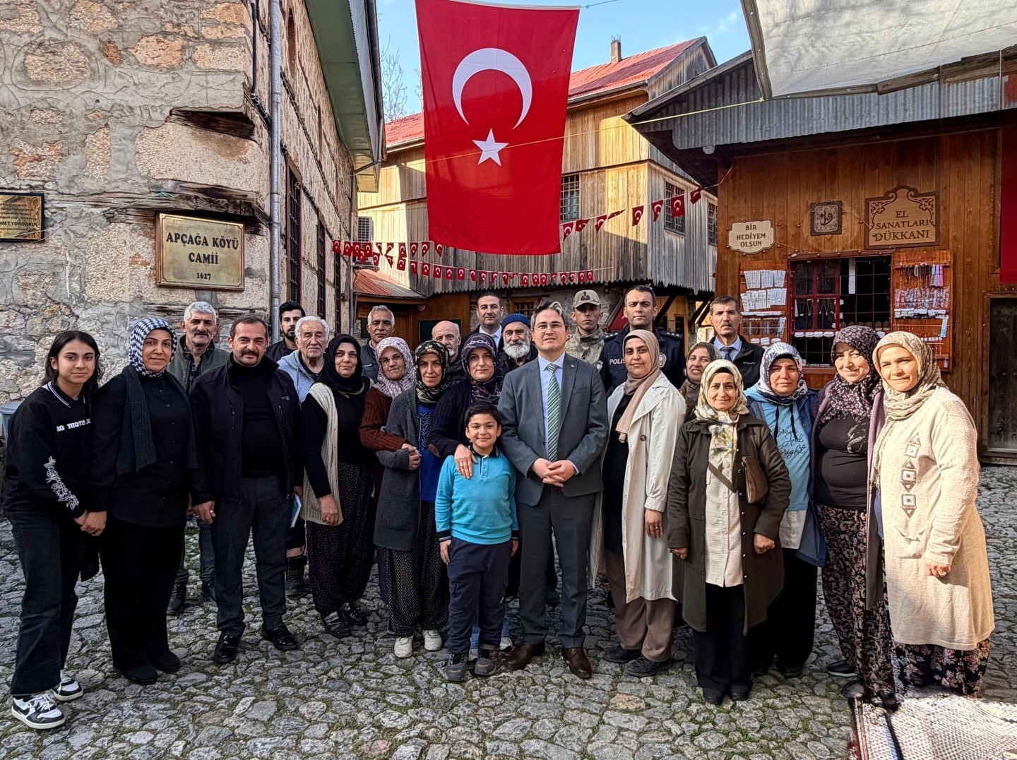 Apçağa köyünde turizm için işletmecilerle istişare
Apçağa köyünde turizm için işletmecilerle istişare