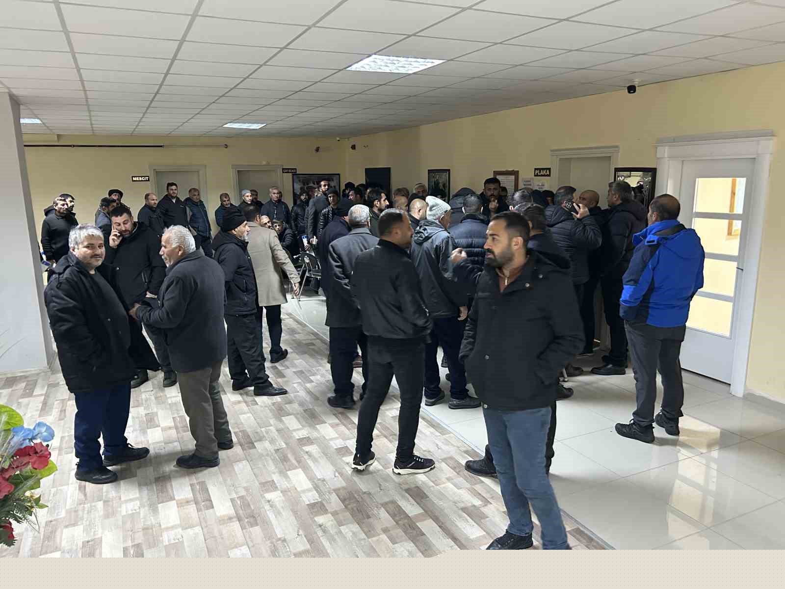 APP plaka değişiminde süre uzatıldı yoğunluk azalmadı
