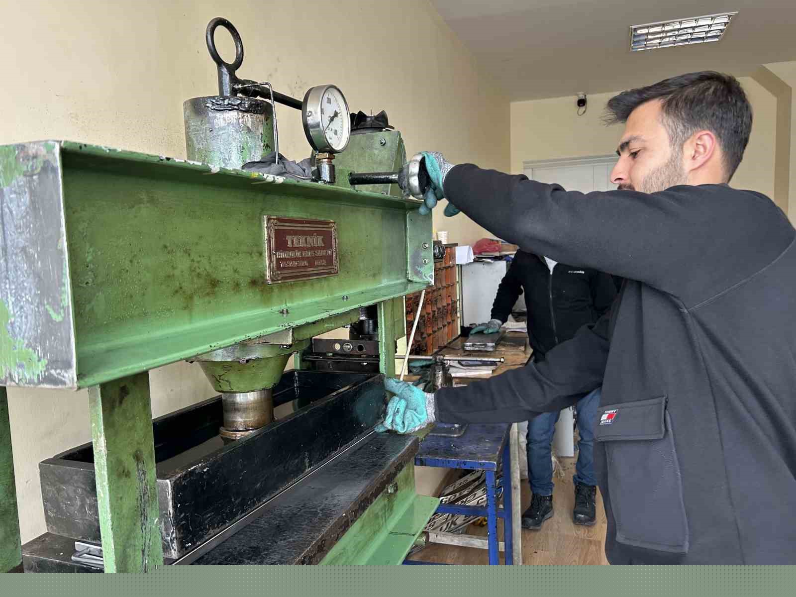 APP plaka değişiminde süre uzatıldı yoğunluk azalmadı
