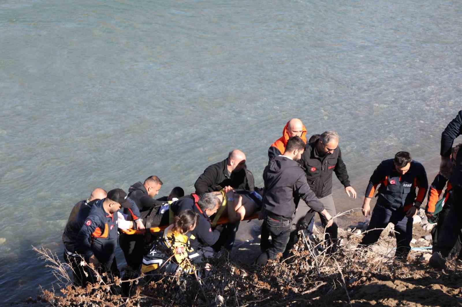 Araç baraj gölüne uçtu: 1 yaralı
