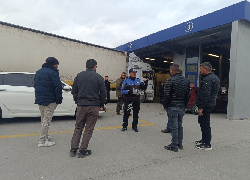Araç muayene istasyonundaki vatandaşlar bilgilendirildi

