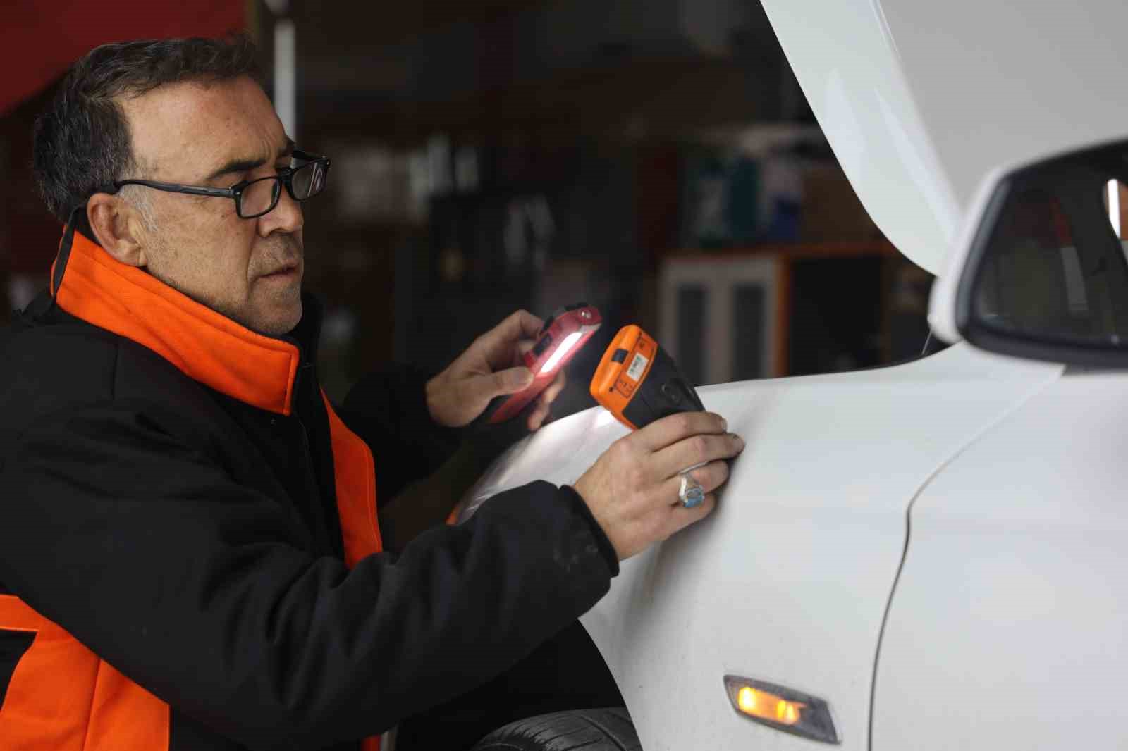 Araç sahiplerine kaza sonrası değer kaybı uyarısı: "Telefonla arayanlara itimat etmeyin"
Araç sahiplerine kaza sonrası değer kaybı uyarısı: "Telefonla arayanlara itimat etmeyin"