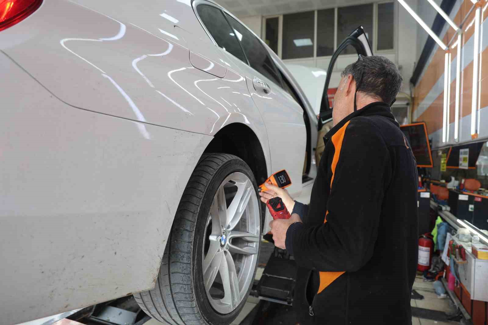 Araç sahiplerine kaza sonrası değer kaybı uyarısı: "Telefonla arayanlara itimat etmeyin"
Araç sahiplerine kaza sonrası değer kaybı uyarısı: "Telefonla arayanlara itimat etmeyin"