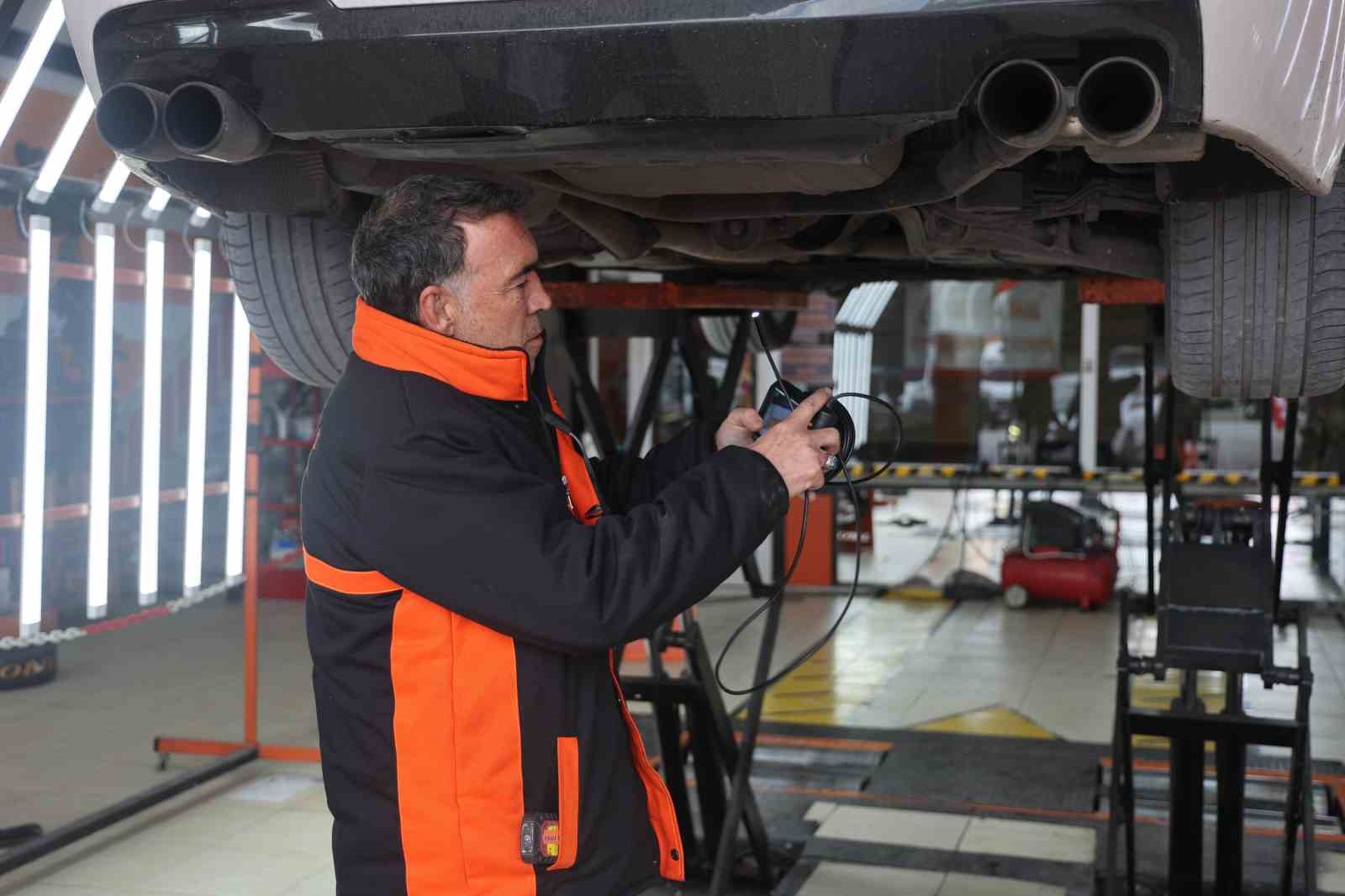 Araç sahiplerine kaza sonrası değer kaybı uyarısı: "Telefonla arayanlara itimat etmeyin"
Araç sahiplerine kaza sonrası değer kaybı uyarısı: "Telefonla arayanlara itimat etmeyin"