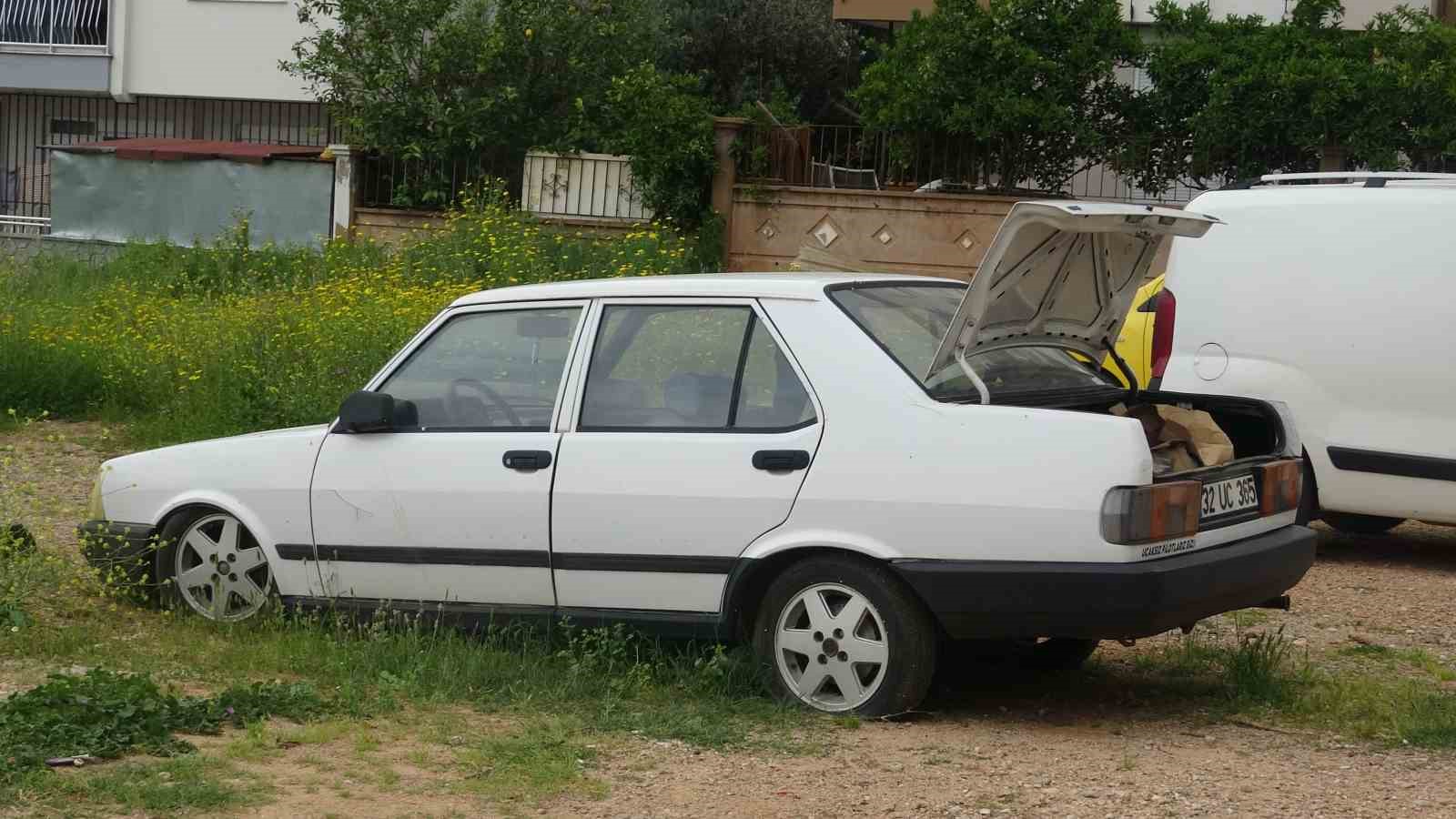 Aracın anahtarını vermeyen annesine sinirlenince eve pompalı tüfekle ateş açtı
