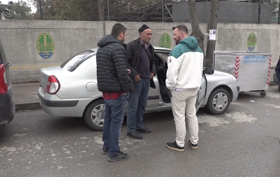 Aracını park ettiği sokağı unuttu, polise ’Otomobilim çalındı’ ihbarı yaptı
Aracını park ettiği sokağı unuttu, polise ’Otomobilim çalındı’ ihbarı yaptı